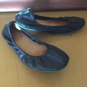 Classic black Tieks